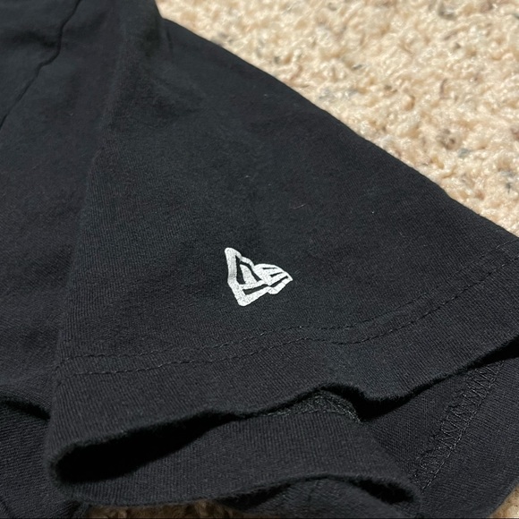 MENS NEW ERA MILITARY ANGELS GRAPHIC TEE - Picture 5 of 6